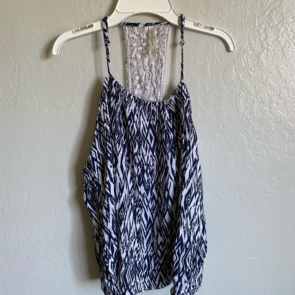4/25 !! Blue & white tank top blouse - Picture 3 of 5